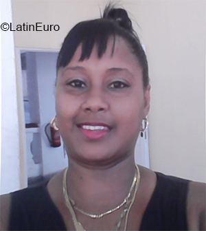 Date this hard body Cuba girl Kirenia from Sanriago De Cuba CU727