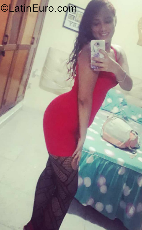 Date this beautiful Colombia girl Yuliana from Cartagena CO28683