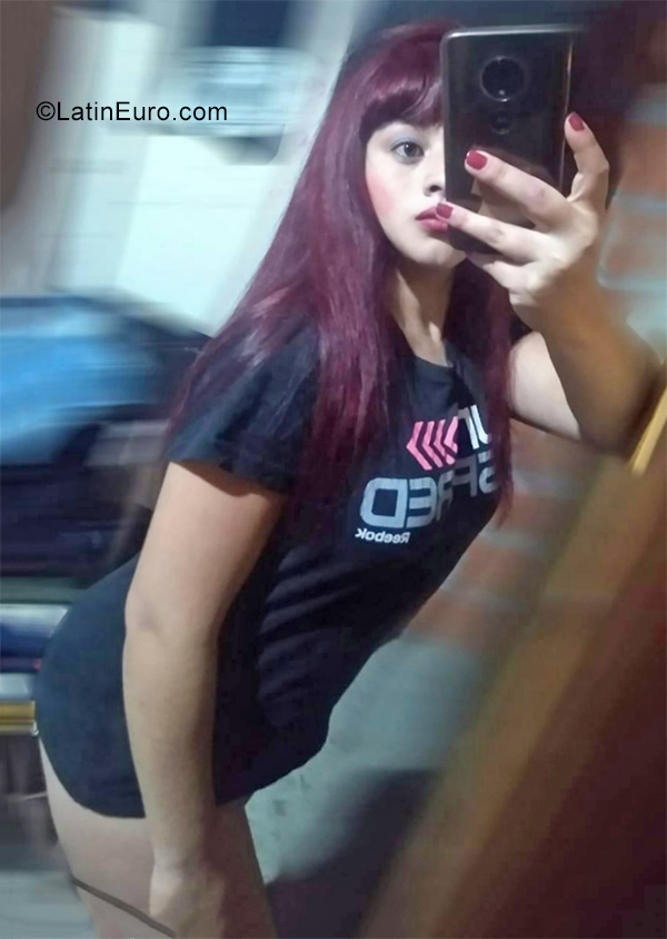 Date this good-looking Argentina girl Emilce from Buenos Aires AR573