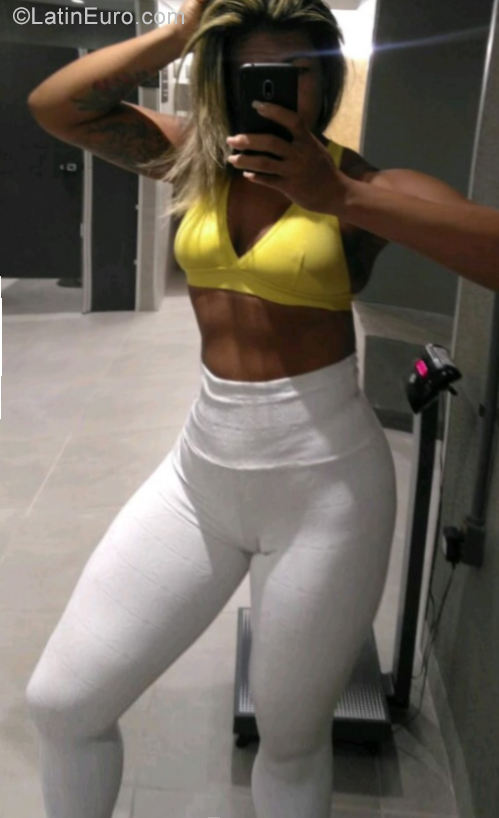 Date this stunning Brazil girl Juliana from Salvador BR12414