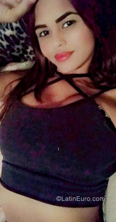 Date this lovely Venezuela girl Yuleiny from Maracaibo VE3568