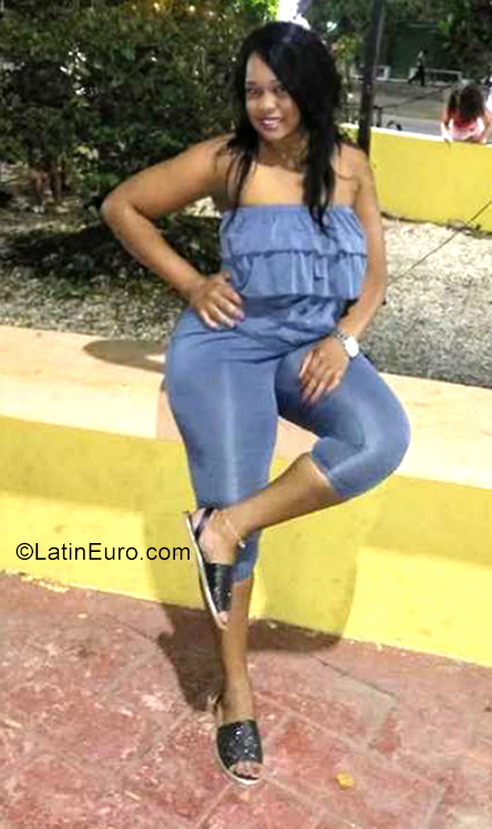 Date this cute Dominican Republic girl Mari from Punta Cana DO38939