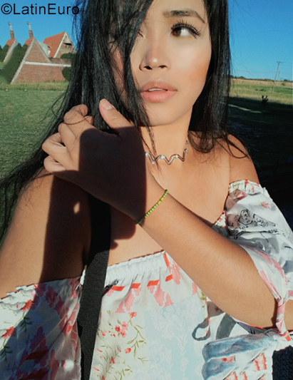 Date this funny Argentina girl Gabriela from Buenos Aires AR853