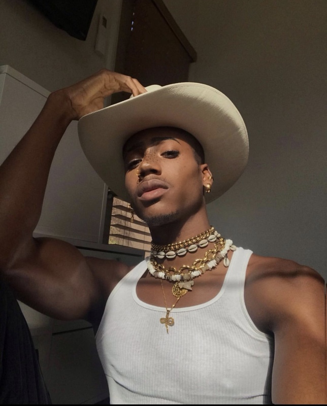 Date this sultry Colombia man Marcos belt from Medellin CO29035