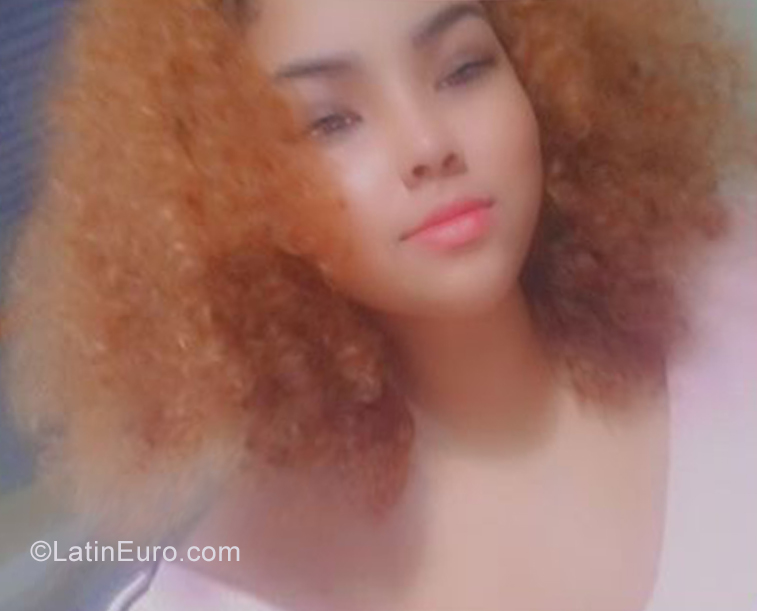 Date this stunning Dominican Republic girl Yerelin from La Vega DO39082