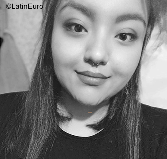 Date this beautiful Bolivia girl Fiorela from La Paz BO95