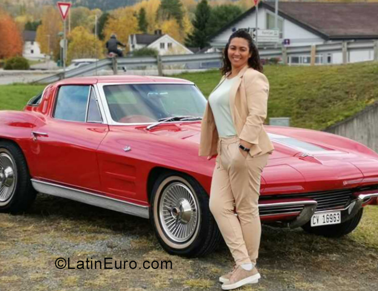 Date this nice looking Norway girl Edlene from Meråker BR11298