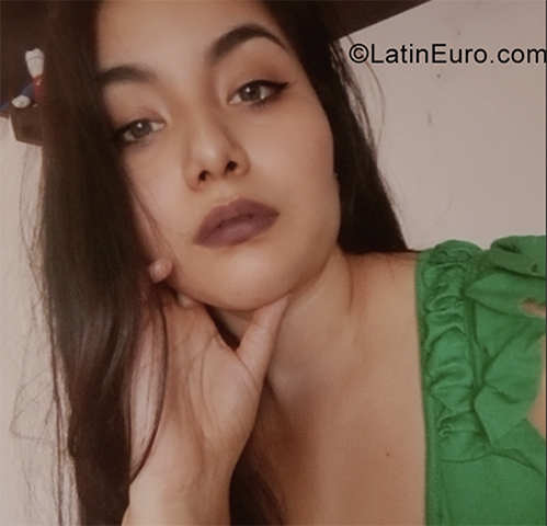 Date this athletic Argentina girl Diana from Buenos Aires AR649