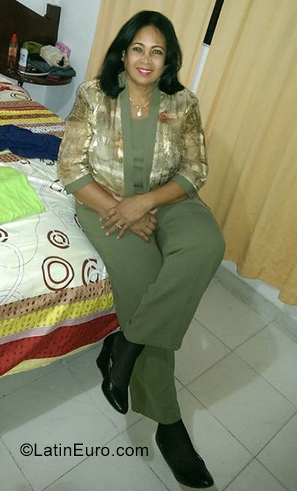Date this georgeous Dominican Republic girl Juana from La Vega DO39263