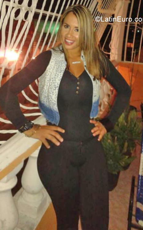 Date this voluptuous Venezuela girl Anastasia from Caracas VE3708