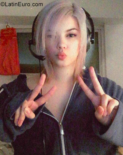 Date this delightful Argentina girl Fruity from Buenos Aires AR652