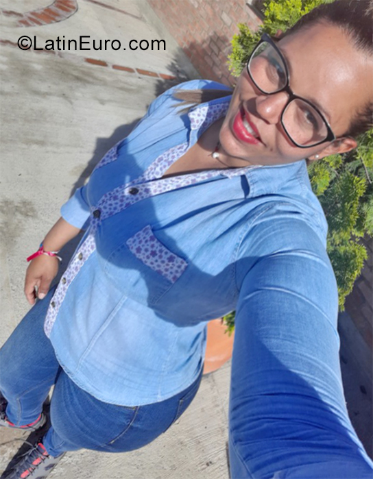 Date this tall Spain girl Zylmely from Madrid ES597