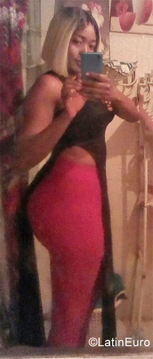 Date this tall Jamaica girl Sue from Kingston JM2686