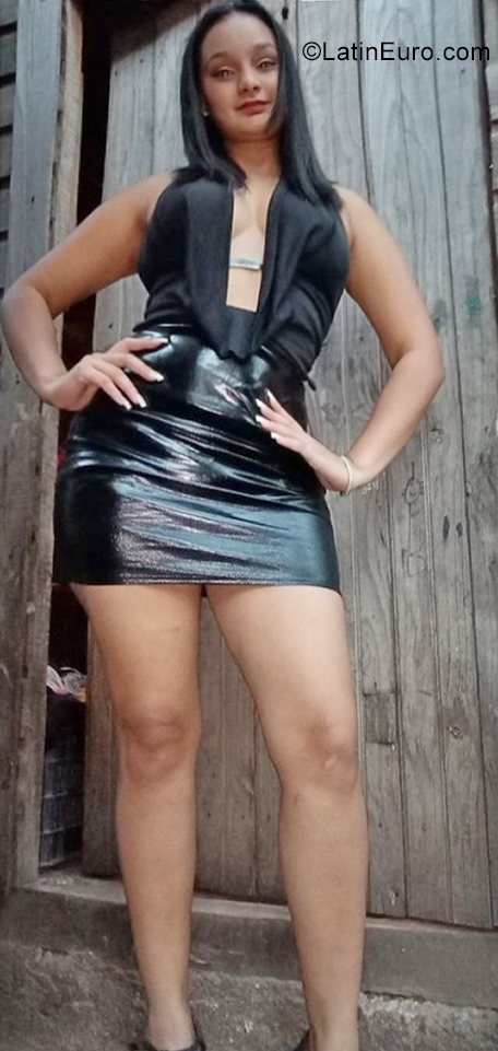 Date this attractive Honduras girl Sharon from Tegucigalpa HN2895