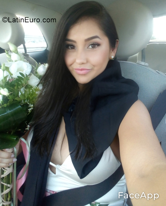 Date this good-looking Italy girl Sinai from Pescara IT342