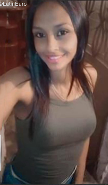 Date this hot Venezuela girl Angely from Maracay VE3754