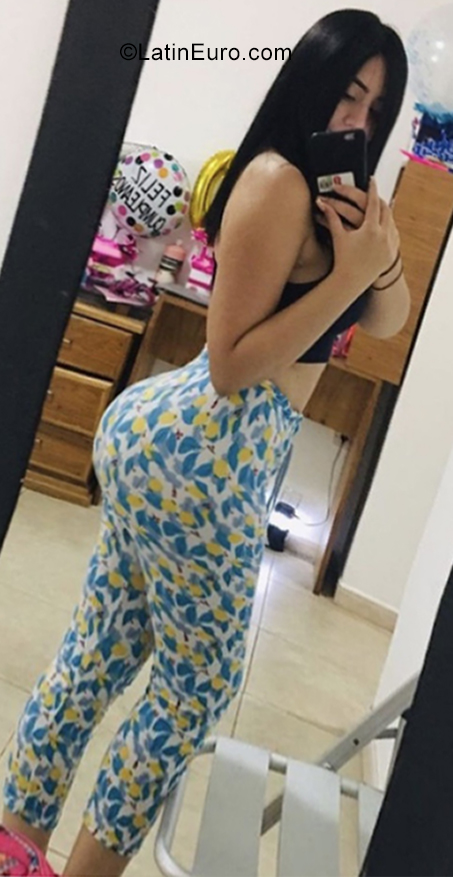 Date this stunning Venezuela girl Alejandra from Caracas VE3755