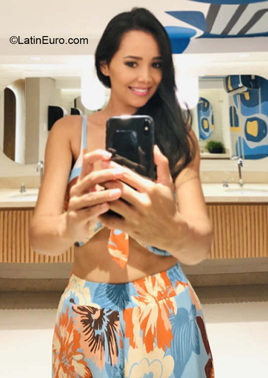 Date this gorgeous Brazil girl Ana Patrcia from Rio De Janeiro BR11334