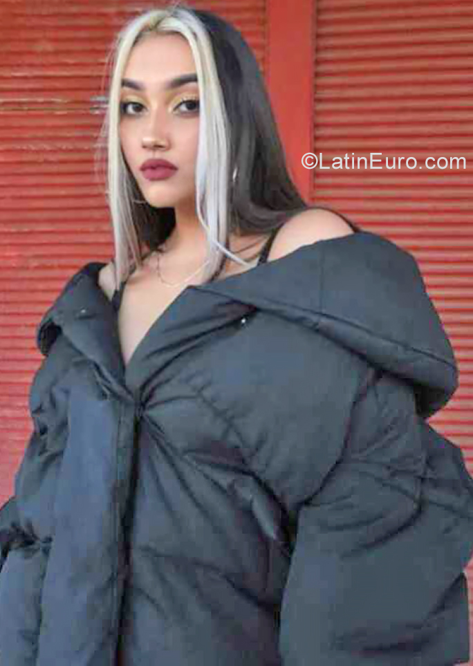 Date this cute Chile girl Gipsy from Santiago CL255