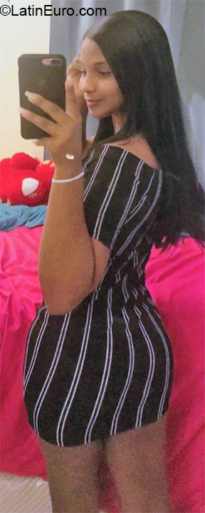 Date this passionate United States girl Karolina from New Jersey US21192