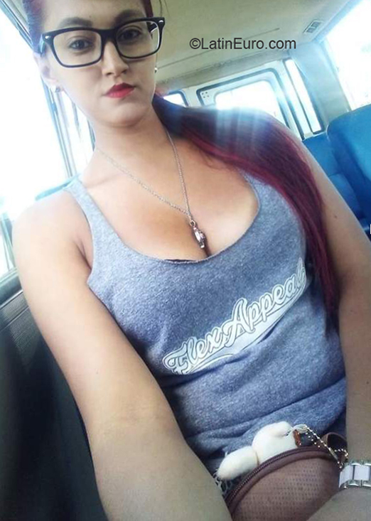 Date this georgeous Honduras girl Mariana from Tegucigalpa HN2910