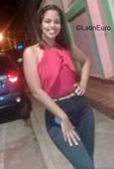 Date this georgeous Venezuela girl Alexia from Guarico VE3847