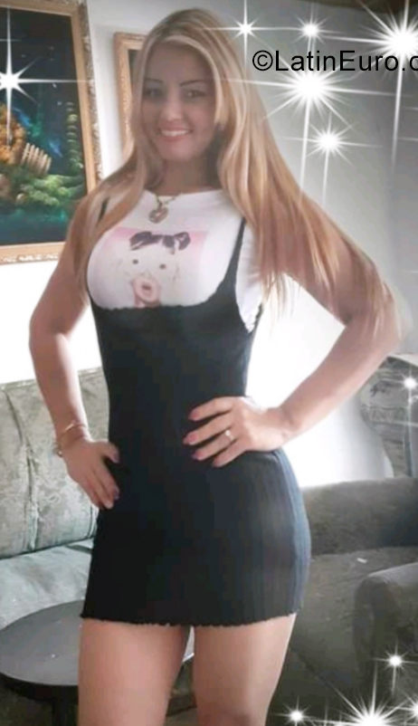 Date this sultry Venezuela girl Gerdriana from Caracas VE3869
