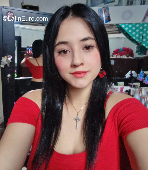 Date this sensual Colombia girl Cristina from Manizales CO29935