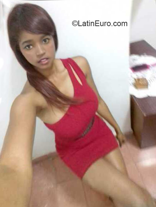 Date this gorgeous Spain girl Jenifer from Las Palmas ES620