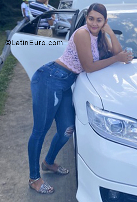 Date this beautiful Dominican Republic girl July from Cotui DO40338