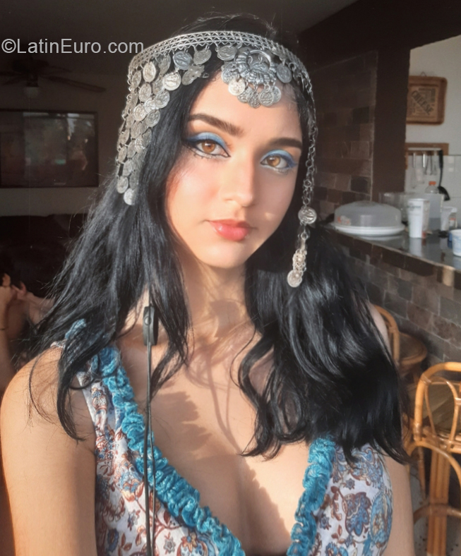 Date this sensual Venezuela girl Missa from Margarita VE3968