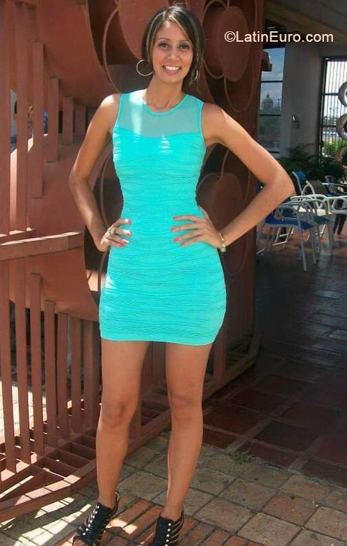Date this sultry Venezuela girl Angelina from Barquisimeto VE4157