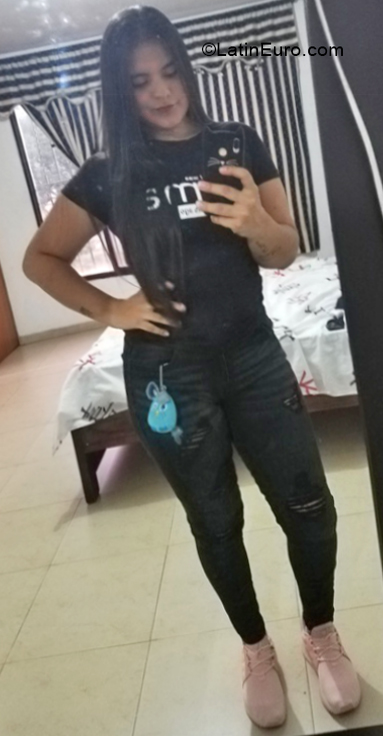 Date this charming Colombia girl Johanna from Cali CO30493