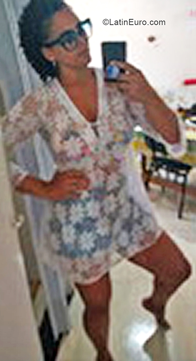 Date this tall Brazil girl Patricia from Salvador BR11401