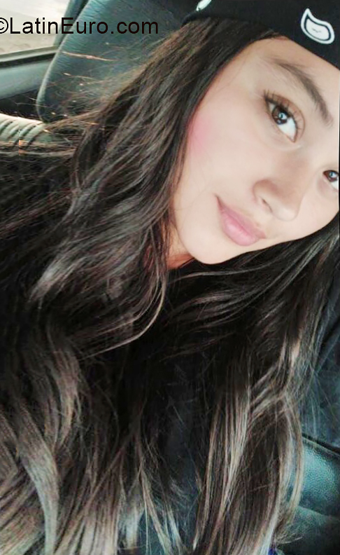 Date this cute Peru girl Karen from Lima PE1897