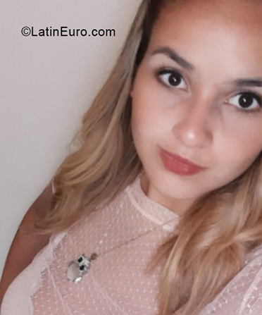 Date this cute Argentina girl Nancy from Buenos Aires AR851