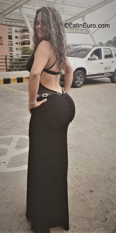 Date this cute Colombia girl Carol from Cali CO30561
