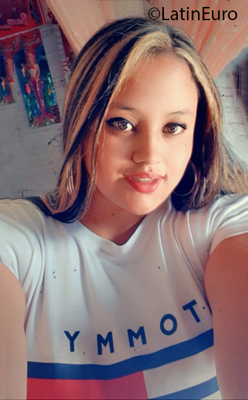 Date this good-looking Colombia girl Kenly from El Carmen De Viboral CO30779