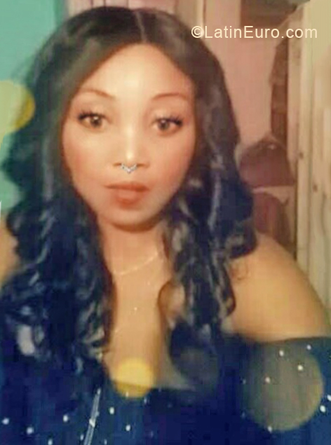 Date this happy Jamaica girl Alesha from Runaway bay JM2704