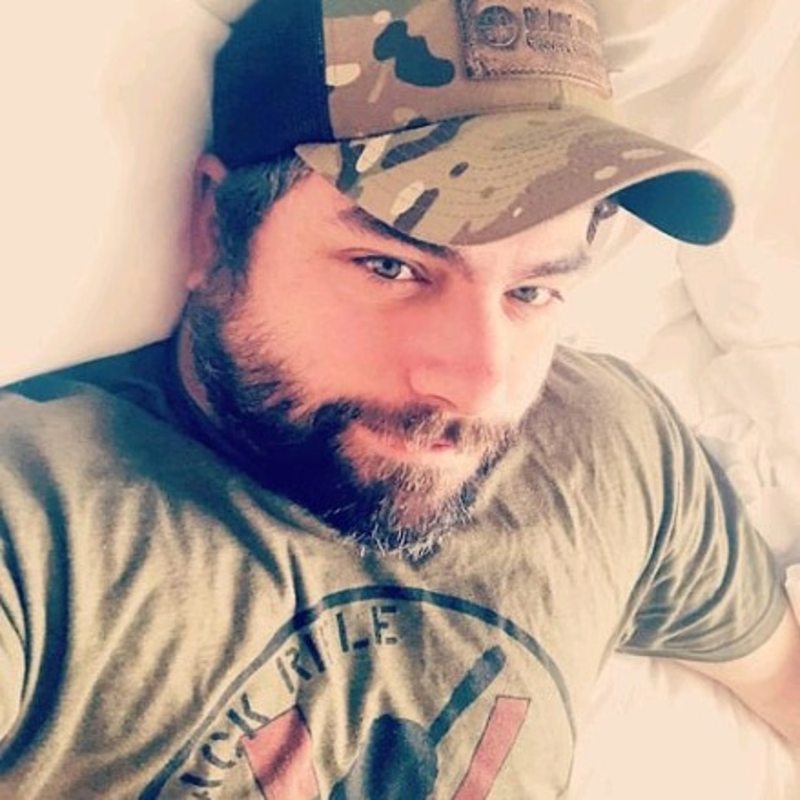 Date this voluptuous United States man Steven from Dallas US21371