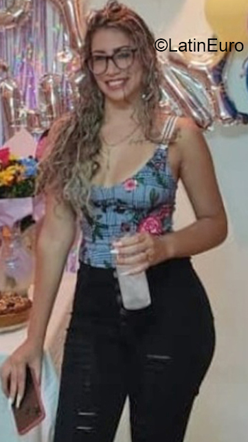 Date this voluptuous Venezuela girl Fabiola from Caracas VE4010