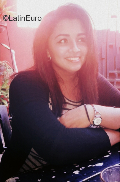 Date this nice looking Nicaragua girl Anyoleth from Managua NI289