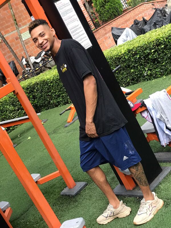 Date this cute Colombia man Carlos andres m from Medellin CO30651