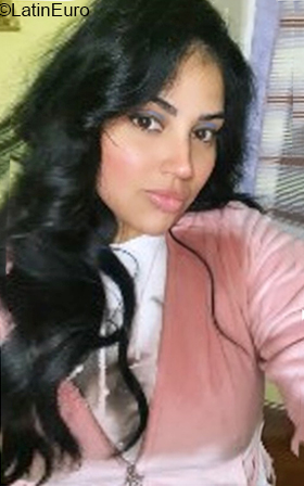 Date this passionate Italy girl Luna from Roma IT353