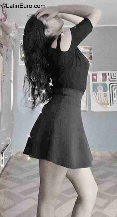 Date this funny Peru girl Estefany from Arequipa PE1911
