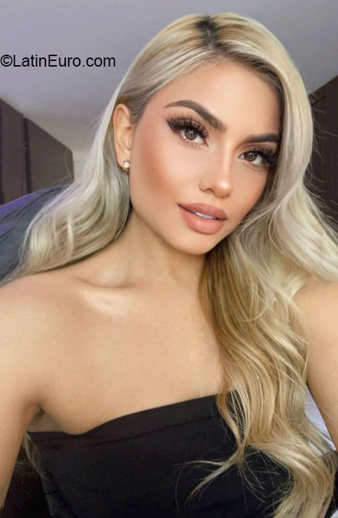 Date this lovely Colombia girl Natalia from Bogota CO30673
