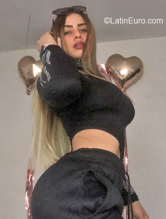 Date this athletic Colombia girl Legna from Bogota CO30681