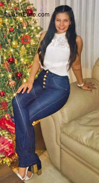 Date this cute Bolivia girl Ana from Santa Cruz De La Sierra BO124