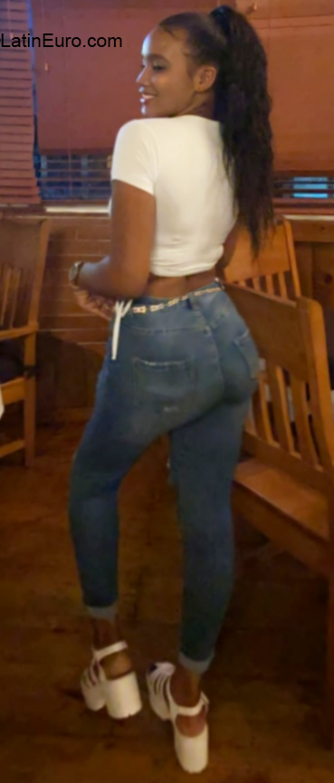 Date this pretty Dominican Republic girl Yomairy from San Pedro de Macoris DO40145