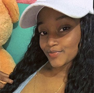Date this foxy Chile girl Zoe from Santiago CL285